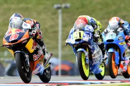 Moto3: lo spettacolo della 'entry class' di scena a Silverstone