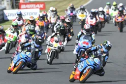 Moto3: Salom, Vinales, Rins per il titolo 2013 a Valencia