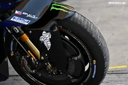 MotoGP, 'warning' a quattro piloti per la pressione gomme in Indonesia