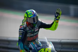 MotoGP, Rossi non smette di imparare: a 42 anni la "scoperta" sull'acqua