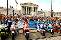 MotoGP: sfilata nel centro di Vienna con le moto da Gran Premio