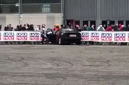 Stuntman perde il controllo dell'auto al MBE: circa 10 feriti