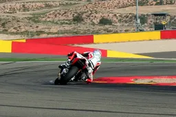 Superbike Test Motorland Aragon: Biaggi abbassa il primato