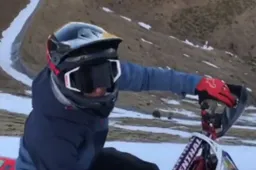 MotoGP, Marc Marquez cerca il limite... sulla neve