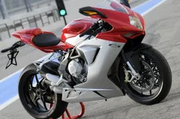 Pirelli Diablo Rosso Corsa per la MV Agusta F3