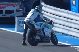 Moto2 Jerez, Prove Libere: svetta Lopez, Navarro ritorno sfortunato