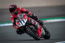 Supersport Assen: Gara 1, Niccolò Bulega riporta la Ducatona sul podio