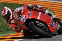 MotoGP Aragon Warm Up: Nicky Hayden balza al comando