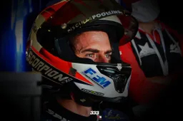 Nico Terol appende il casco al chiodo: "Lascio definitivamente le corse"