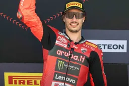 Superbike, Bulega rilancia la sfida a Toprak: "Sarò più forte nel 2025"