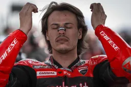 Superbike, Nicolò Bulega contrariato: "Ducati limitata? Non mi piace"