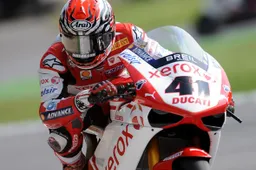 Superbike: Noriyuki Haga e i volatili combina guai