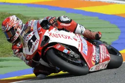 Superbike Valencia Gara 1: Haga vince, Spies a terra