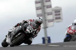 North West 200: prove del martedì nel segno di Alastair Seeley