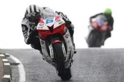 North West 200: Supersport Gara 1, che rimonta di Alastair Seeley!