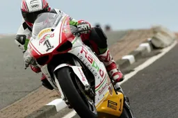 North West 200: Rutter in pole tra le Superbike, Seeley nelle altre 2 classi