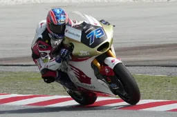 Moto2 Sepang: Ai Ogura perfetto in pole, Arbolino 2° a +0.083