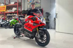 Oli Bayliss debutta in Superbike con una Ducati Panigale V4 R