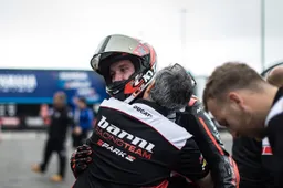 Superbike: Oliver Bayliss alza l'asticella, non è più solo il figlio d'arte