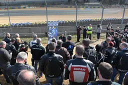 Centinaia di motociclisti a Le Mans per ricordare Anthony Delhalle
