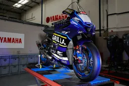 OMG Racing Yamaha si rifà il look per il BSB 2024