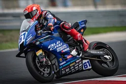 Supersport Magny Cours: Incredibile Oncu, pole con la Yamaha fumante
