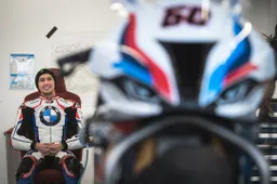 Superbike, debutto a Barcellona per la nuova BMW M1000RR