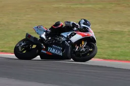 12h Portimao: Parkalgar punta in alto con Oliveira e Praia