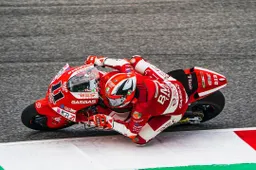 Mattia Pasini guida i Talenti Azzurri e prepara il rientro Moto2 nel GP San Marino