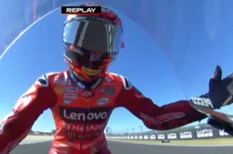 MotoGP: Bagnaia ultimo nel warm up, sull'orlo di una crisi di nervi