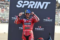 MotoGP, Pecco Bagnaia pensa alla gara: "Devo marcare il mio rivale"