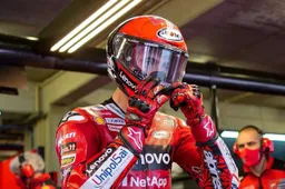 MotoGP, Bagnaia porta la ghiaia ai box: "Ne parliamo in Safety Commission"