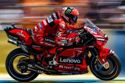 LIVE MotoGP Le Mans: Bagnaia KO, Bastianini fa tris