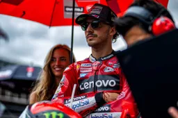 MotoGP, Bagnaia ottiene l'ok dei dottori: può correre a Misano