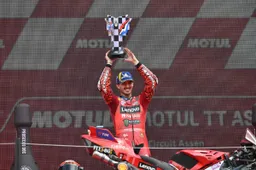 MotoGP, Bagnaia come Stoner e Doohan: ad Assen fa la storia