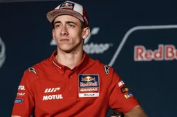 Pedro Acosta bacchetta i piloti MotoGP: "Bisogna essere più naturali"