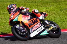 Moto2 Mugello, Prove 3: Acosta da record, botto Alcoba-Skinner