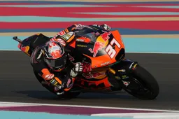 Moto2 Valencia, Prove 1: Acosta mette tutti in riga, Vietti 2°