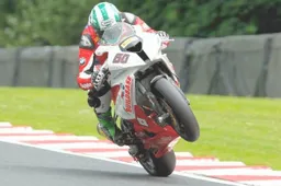 BSB: Peter Hickman confermato in Buildbase BMW