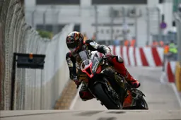 Doppia bandiera rossa al Macau GP, gara cancellata?