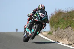 Peter Hickman trionfa al Senior e chiude un TT 2023 capolavoro