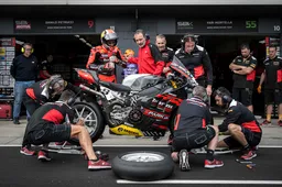 Superbike, Danilo Petrucci che sfortuna "Persi 5-6 secondi nel pit stop"