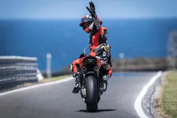 Superbike, Danilo Petrucci "Bassani mi ha tamponato, che botta!"
