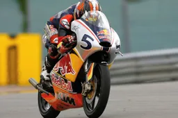 Red Bull Rookies Cup Sachsenring Gara 1: Philipp Öttl batte Brad Binder in volata