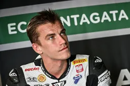 Supersport Phillip Island, l'infortunato Piotr Biesiekirski tranquillizza i fans