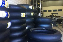 Superbike, la Pirelli al lavoro per farli andare sempre più veloci