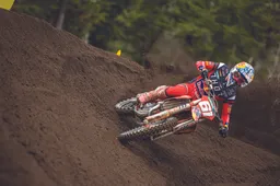 MXGP: Jorge Prado partenza sprint, occhio alla "mina vagante"