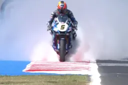 Superbike Misano: Prove 1 Toprak fuoco e fiamme, Bautista rincorre