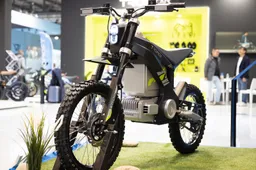 Tromox, l'elettrica minimal alla porta di tutti: per la città e fuori