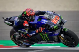 MotoGP Assen: Quartararo imperiale, doppietta Yamaha con Viñales 2°